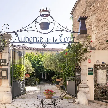 De La Tour Hotel