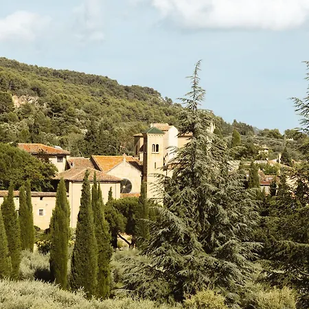 De La Tour Hotel *