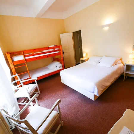 De La Tour Hotel